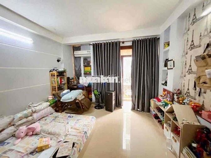 Cho Thuê Nhà Ngay Đại Học Công Thương - DT 4.5x17m 1 Trệt 2 Lầu st 4pn