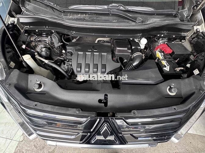 Mitsubishi Xpander 7 chỗ Xăng màu Đen
