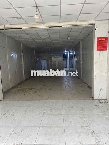 Cho thuê nhà MT Hẽm xe tải Phạm Hùng.  Dt 5x35. Giá 17triệu.  Có điện
