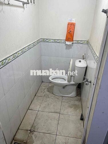 Cho thuê nhà MT Hẽm xe tải Phạm Hùng.  Dt 5x35. Giá 17triệu.  Có điện