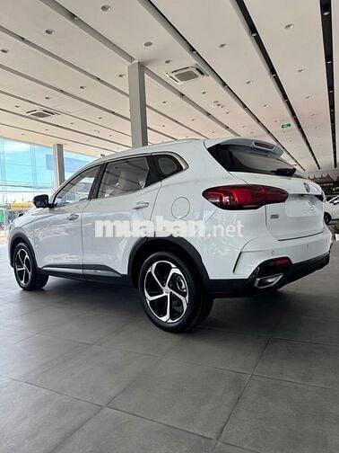 MG HS SUV cỡ C giá hạng B 55X triệu