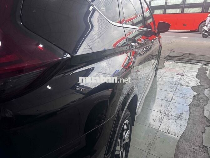 Mitsubishi Xpander 7 chỗ Xăng màu Đen