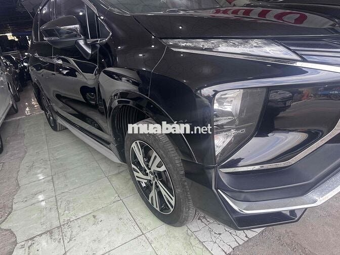 Mitsubishi Xpander 7 chỗ Xăng màu Đen
