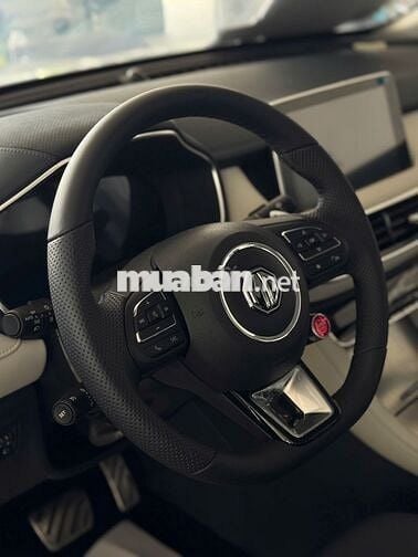 MG HS SUV cỡ C giá hạng B 55X triệu