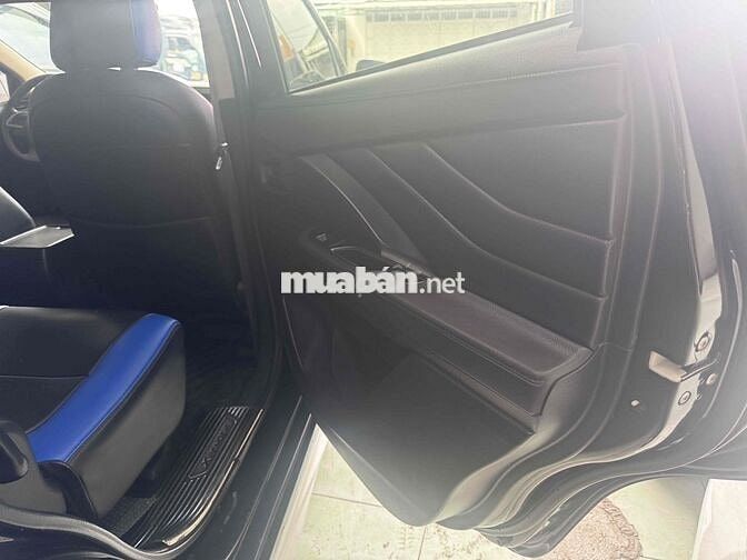 Mitsubishi Xpander 7 chỗ Xăng màu Đen