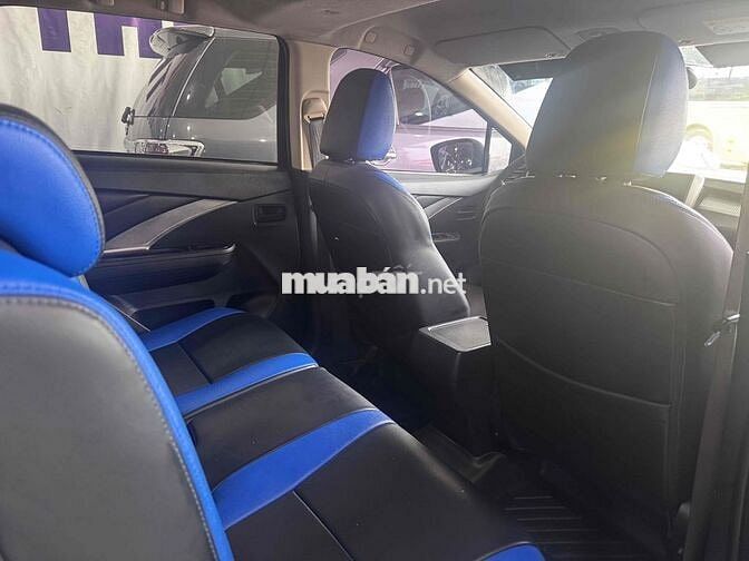 Mitsubishi Xpander 7 chỗ Xăng màu Đen