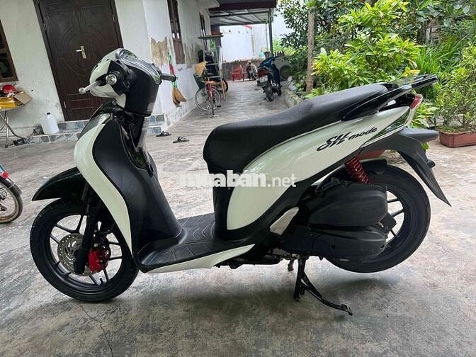 Honda SH Mode 2018 Trắng đen
