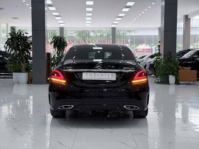 Bán Mercedes C300 AMG sản xuất 2019. xe 1 chủ đi ít, biển Hà Nội.