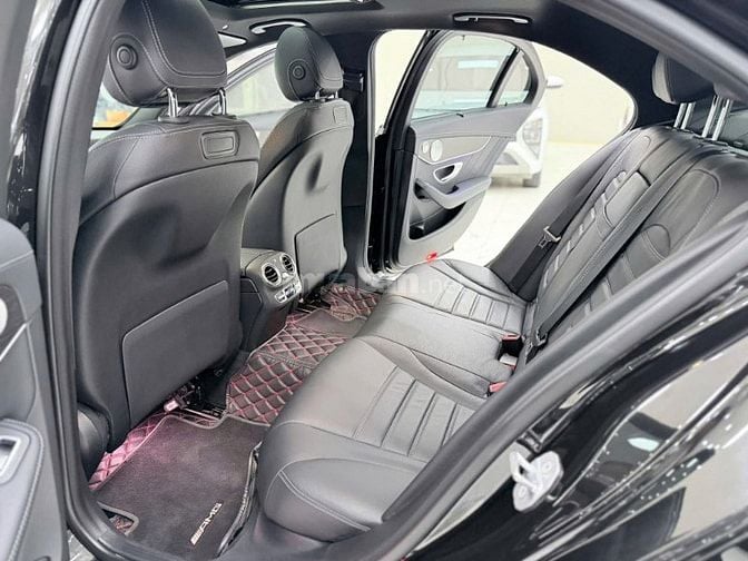 Bán Mercedes C300 AMG sản xuất 2019. xe 1 chủ đi ít, biển Hà Nội.