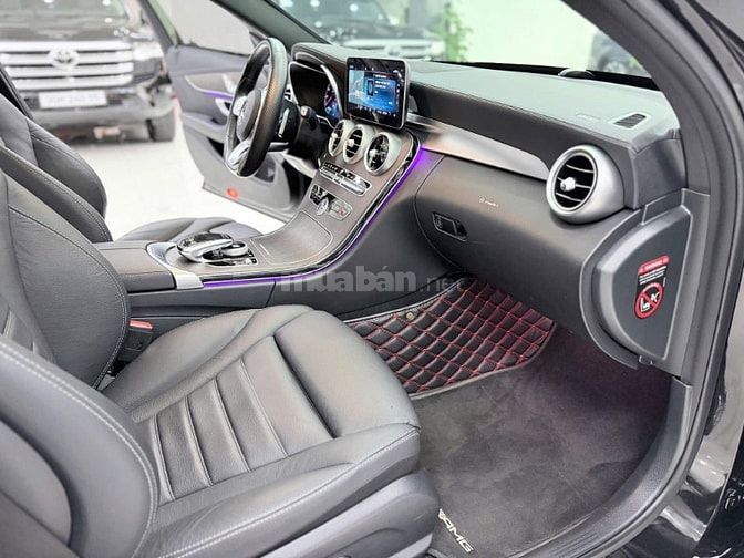 Bán Mercedes C300 AMG sản xuất 2019. xe 1 chủ đi ít, biển Hà Nội.