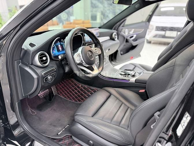 Bán Mercedes C300 AMG sản xuất 2019. xe 1 chủ đi ít, biển Hà Nội.
