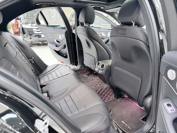 Bán Mercedes C300 AMG sản xuất 2019. xe 1 chủ đi ít, biển Hà Nội.