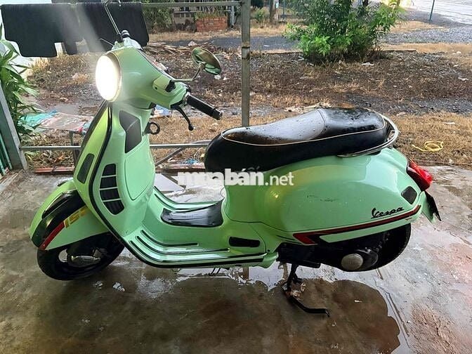 Piaggio Vespa GTS 125cc 2013 Xanh lá