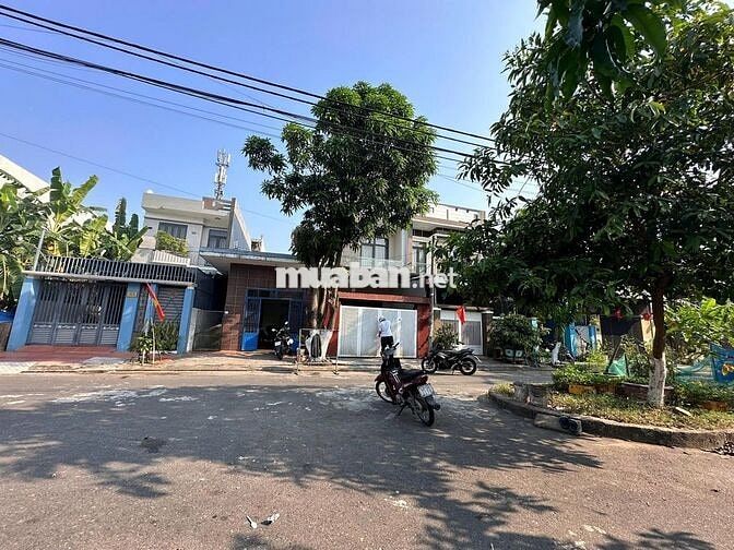 NGỘP NẶNG! Bán MT sát Mê Linh, TẶNG LUÔN nhà đang cho thuê 5tr/tháng.