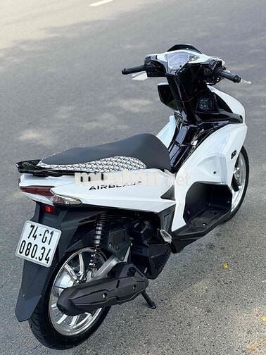 Honda Air Blade Trắng mâm crom siêu đẹp có bán góp