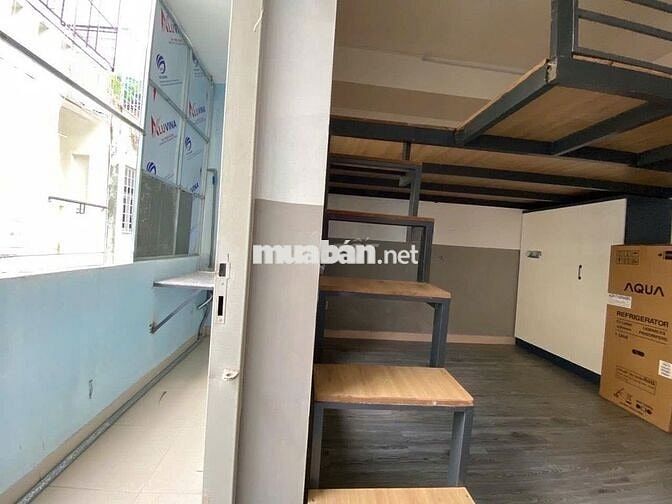 (HOT) CHỈ CÒN 1 PHÒNG TRỐNG CÓ GÁC NGAY CÔNG VIÊN LÀNG HOA