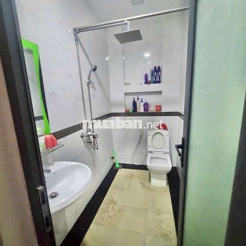 Nhà đường Mã Lò [4x15, 3 lầu, 4pn, 3toilet] 14tr/tháng
