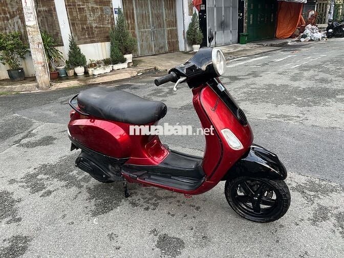 Piaggio Vespa LX 125ie Đỏ đen