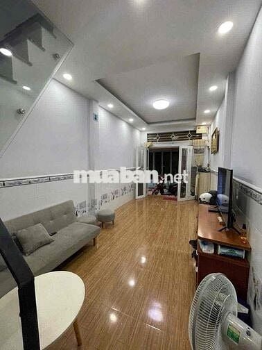Nhà bán chính chủ 737/91B Lạc Long Quân, 30m2, 3 tầng,hhmg 1%.