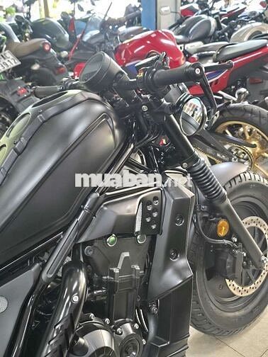 Honda Rebel 500 10.000 km màu Đen