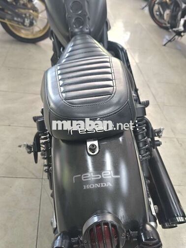 Honda Rebel 500 10.000 km màu Đen