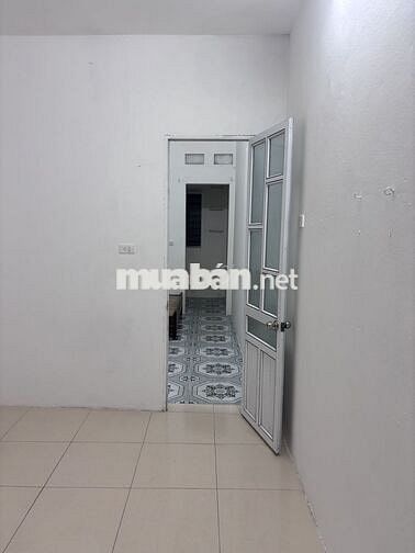 Chính chủ cho thuê nhà riêng 2 tầng sạch sẽ thoáng mát.