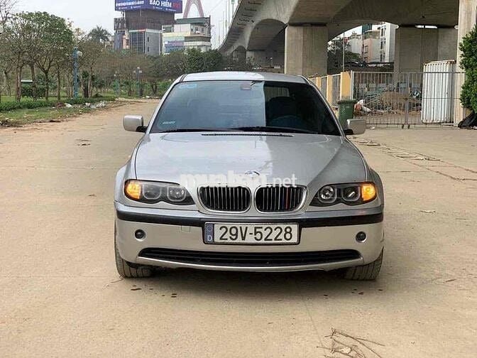 BMW 318i Bạc 5 chỗ Xăng