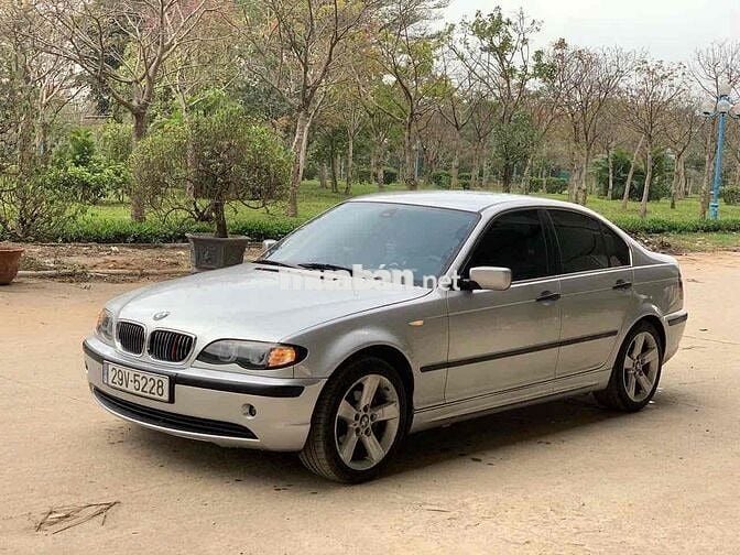 BMW 318i Bạc 5 chỗ Xăng