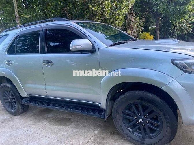 Toyota Fortuner 2016 Bạc 7 chỗ Diesel