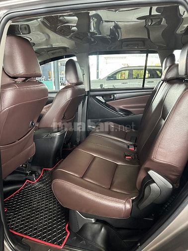 Bán xe inova 2.0 số sàn - xe gia đình 62 ngàn Km 