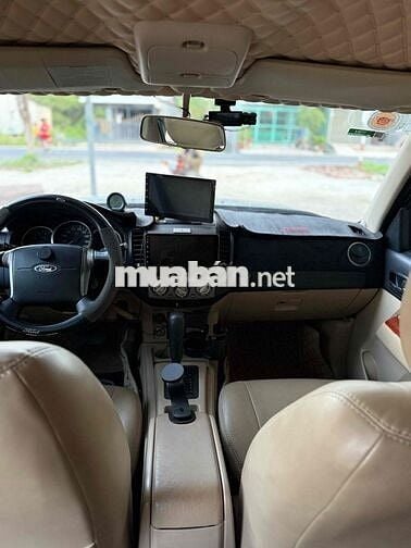 Ford Everest 2010 std  Vàng cát 7 chỗ 130.349 km