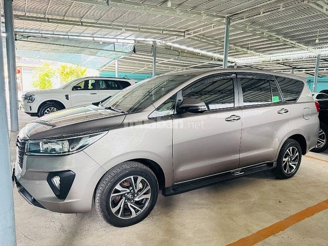Bán xe inova 2.0 số sàn - xe gia đình 62 ngàn Km 