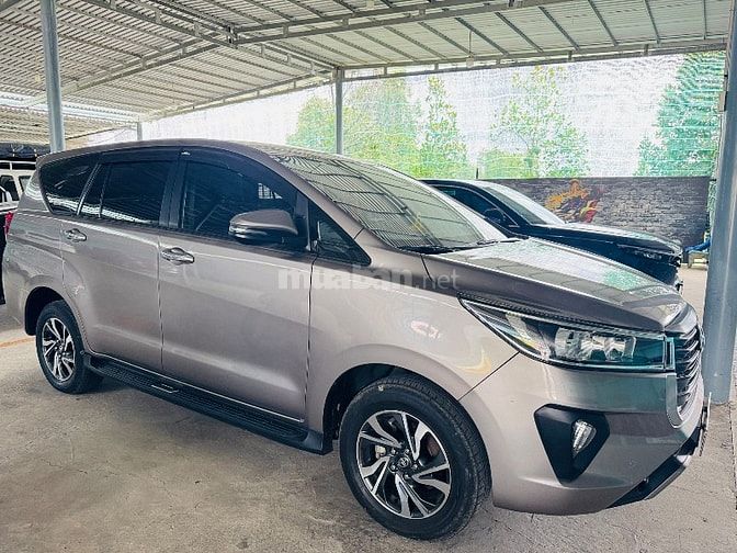 Bán xe inova 2.0 số sàn - xe gia đình 62 ngàn Km 