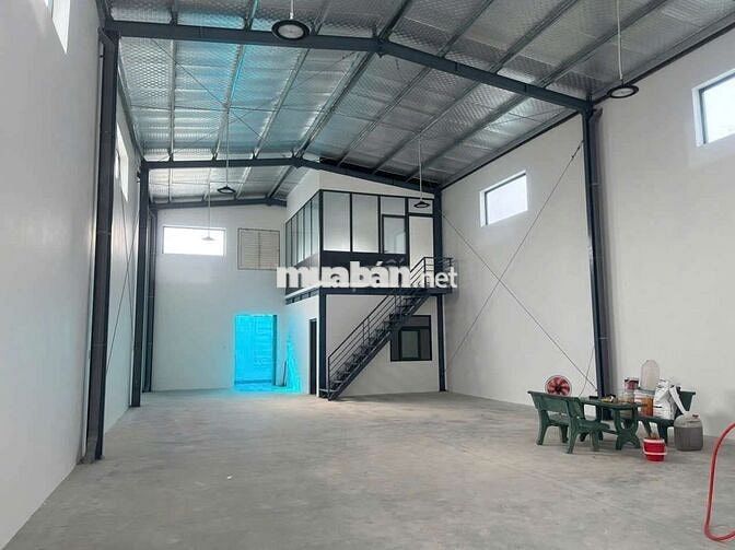 Cho thuê xưởng mặt tiền Dương Công khi.Hóc Môn.DT 10 x 30 giá 35 triệu
