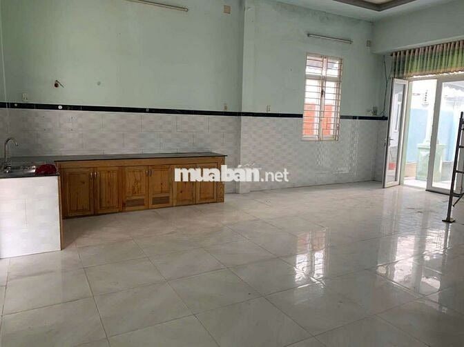 CHO THUÊ NHÀ 10×30 - BÀ ĐIỂM- HÓC MÔN 
GIÁ: 12 TRIỆU.