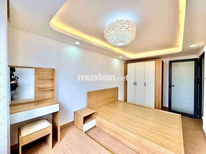 nhà 5 PN Ngay khu Huỳnh Văn Bánh giá chỉ 18tr