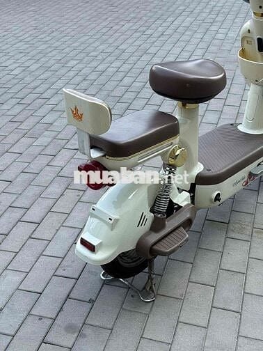 Xe điện mini Mina bike Trắng kem 4 bình
