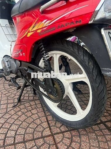 Xe máy màu Đỏ, Trắng