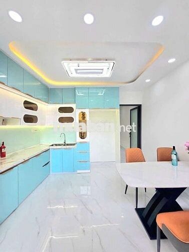 Nhà đẹp tuyệt vời đường trước nhà 6 m gần quận 4