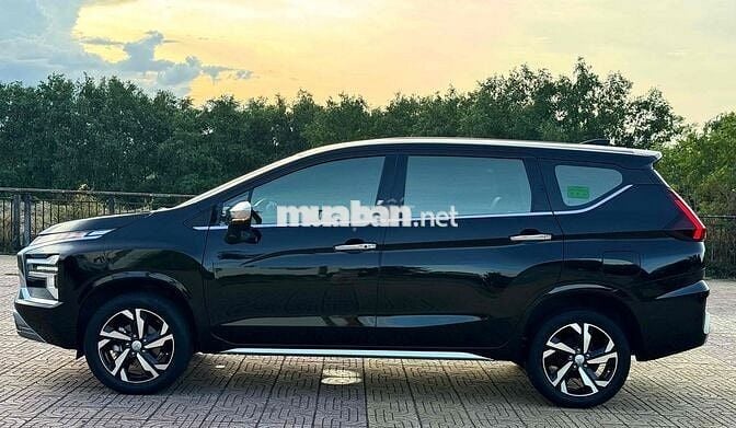 Mitsubishi Xpander 1.5L Premium 2024 Đen 3 vạn