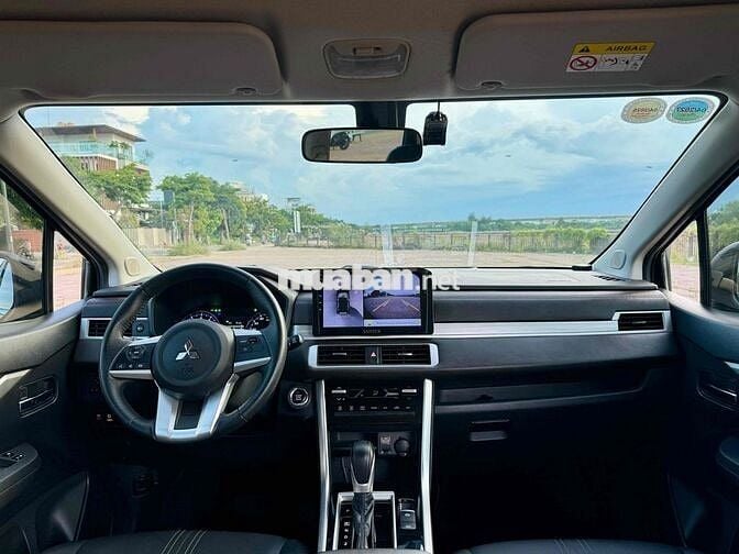 Mitsubishi Xpander 1.5L Premium 2024 Đen 3 vạn