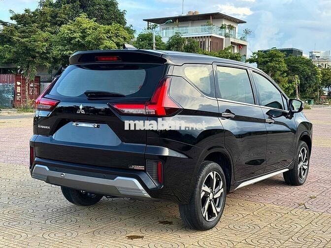 Mitsubishi Xpander 1.5L Premium 2024 Đen 3 vạn