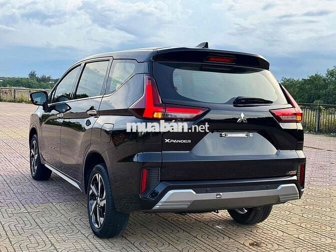 Mitsubishi Xpander 1.5L Premium 2024 Đen 3 vạn