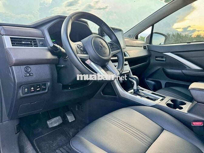 Mitsubishi Xpander 1.5L Premium 2024 Đen 3 vạn