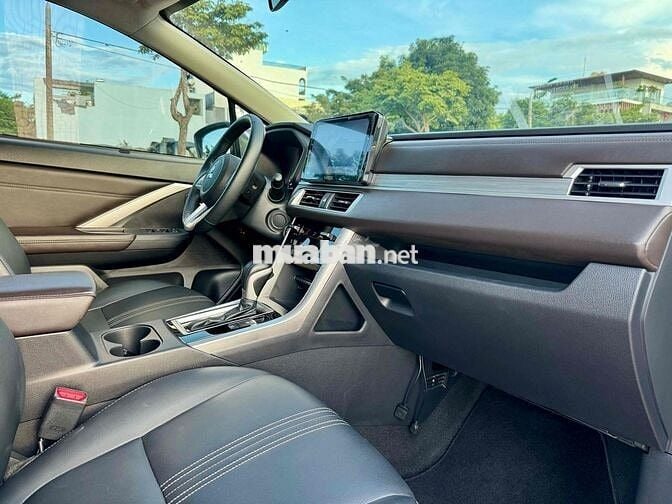 Mitsubishi Xpander 1.5L Premium 2024 Đen 3 vạn