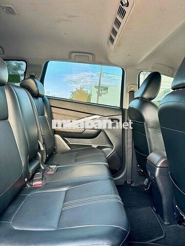 Mitsubishi Xpander 1.5L Premium 2024 Đen 3 vạn