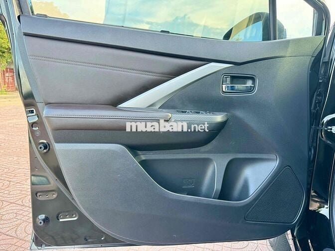Mitsubishi Xpander 1.5L Premium 2024 Đen 3 vạn