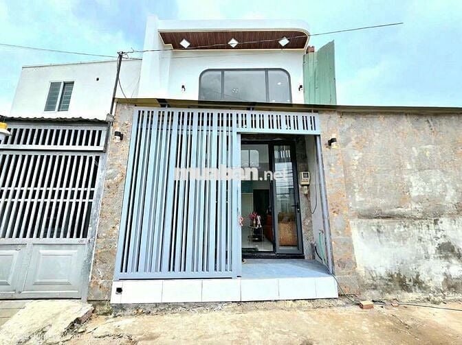 Nhà đẹp tuyệt vời đường trước nhà 6 m gần quận 4