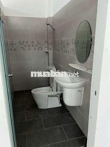 CHO THUÊ KHO KDC HƯNG PHÚ CTY8 RỘNG CAO RÁO GIÁ 16TR/THÁNG