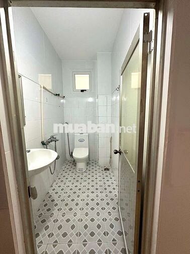 CHO THUÊ NHÀ TRỆT LỬNG LẦU KDC 586 RỘNG THOÁNG GẦN CHỢ 8TR/THÁNG